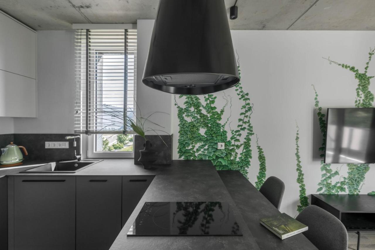 Urban Jungle Apartments By Reside Baltic فيلنيوس المظهر الخارجي الصورة